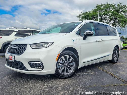 Bright White Clearcoat 2023 Chrysler Pacifica Hybrid Limited