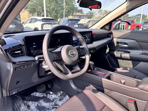2025 Nissan Kicks SR