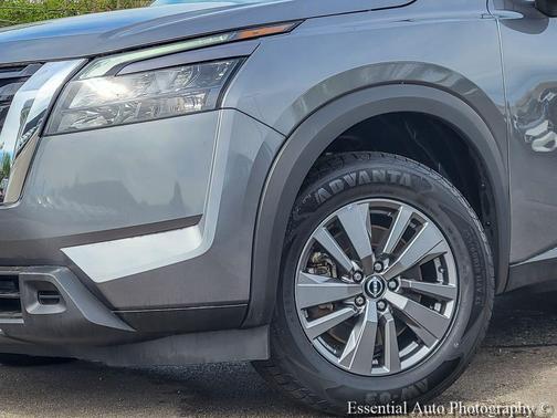 Gun Metallic 2024 Nissan Pathfinder SV FWD