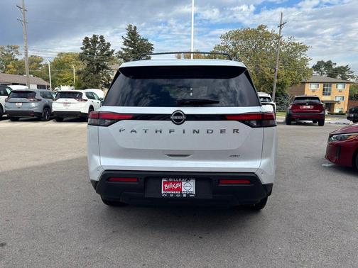 2025 Nissan Pathfinder SV 4WD