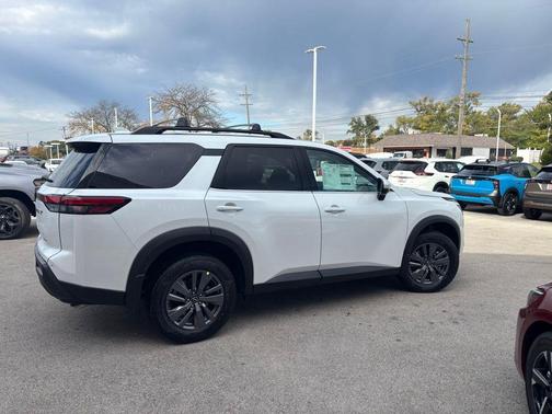 2025 Nissan Pathfinder SV 4WD
