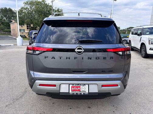 2025 Nissan Pathfinder SL 4WD