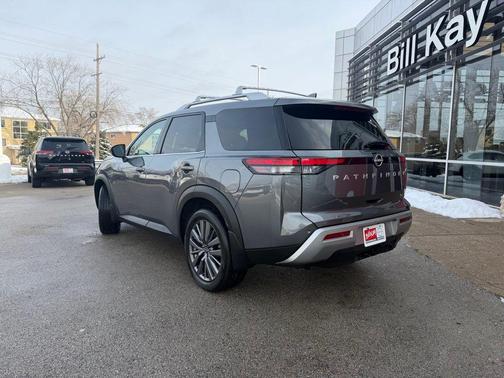 2024 Nissan Pathfinder SL FWD