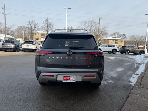 2024 Nissan Pathfinder SL FWD