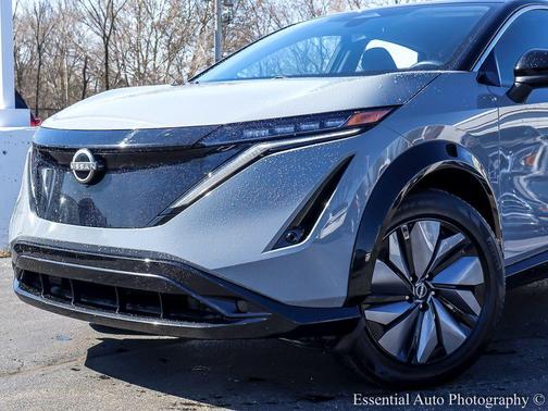 Boulder Gray Pearl/Black Diamond Pearl 2023 Nissan ARIYA VENTURE+