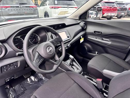 2025 Nissan Kicks S