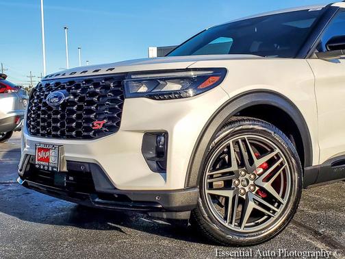 Star White Metallic Tri-Coat 2025 Ford Explorer ST