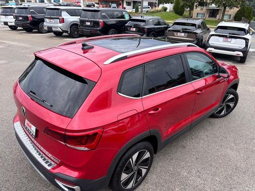 2024 Volkswagen Taos 1.5T SE