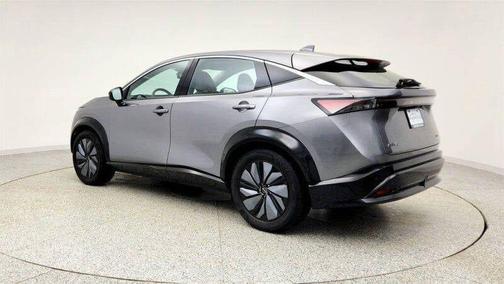 Brilliant Silver Metallic/Black Diamond Pearl 2023 Nissan ARIYA ENGAGE+