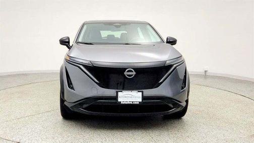 Brilliant Silver Metallic/Black Diamond Pearl 2023 Nissan ARIYA ENGAGE+