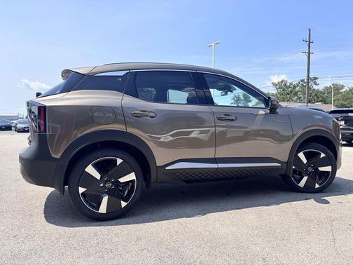 2025 Nissan Kicks SR