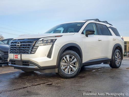 2026 Nissan Pathfinder SL