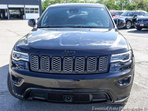 Diamond Black Crystal Pearlcoat 2020 Jeep Grand Cherokee Altitude