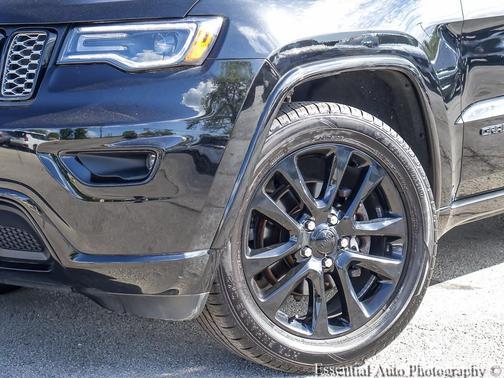 Diamond Black Crystal Pearlcoat 2020 Jeep Grand Cherokee Altitude