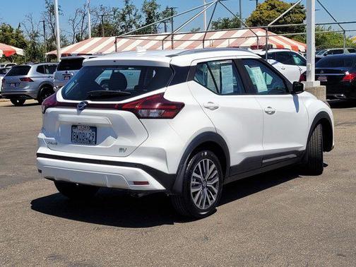 2021 Nissan Kicks SV