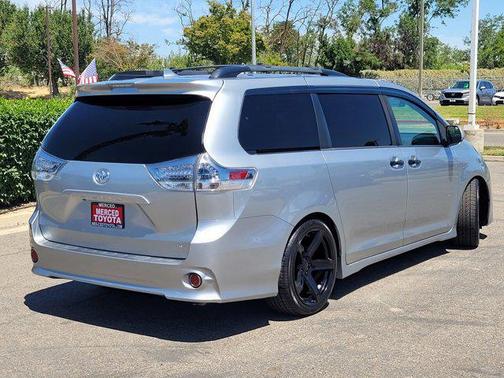 2019 Toyota Sienna SE