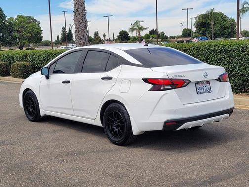 2020 Nissan Versa 1.6 S