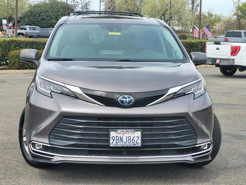 2022 Toyota Sienna XLE 7 Passenger