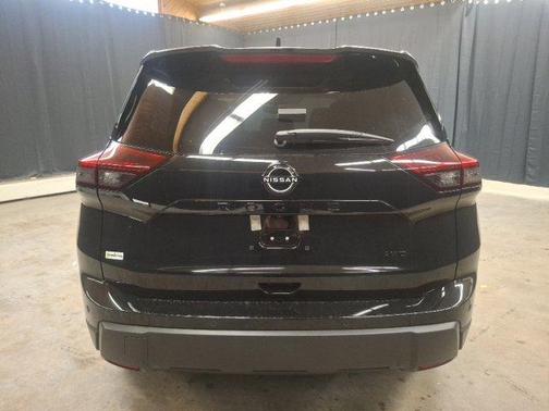 Super Black 2027 Nissan Rogue
