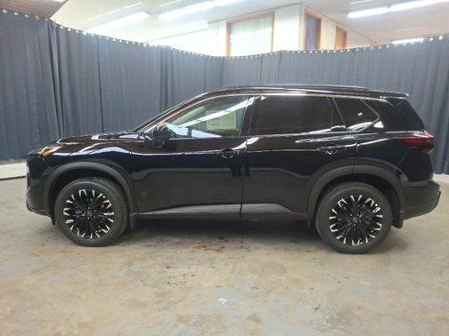 Super Black 2027 Nissan Rogue