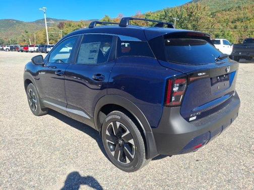 Deep Blue Pearl 2027 Nissan Kicks SV