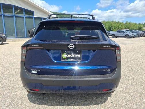 Deep Blue Pearl 2026 Nissan Kicks SV