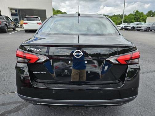 2022 Nissan Versa 1.6 S