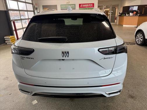 Iridescent White Tricoat (gep) 2026 Buick Envision Avenir AWD