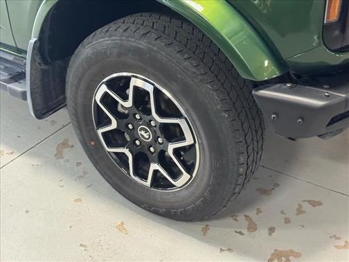 Eruption Green (fa) 2023 Ford Bronco Outer Banks