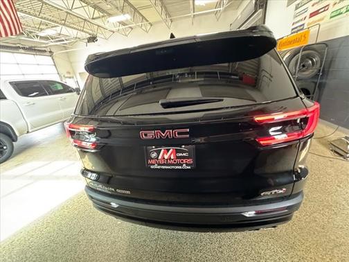 2024 GMC Acadia AWD AT4
