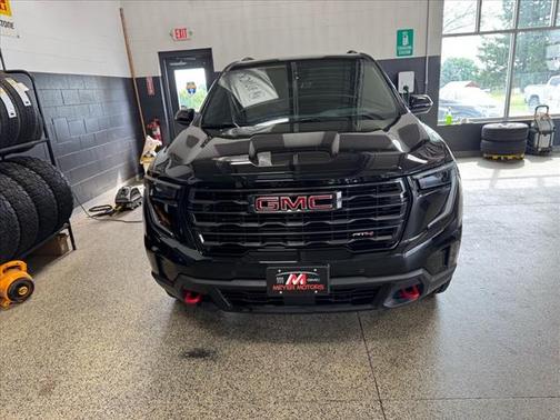 2024 GMC Acadia AWD AT4