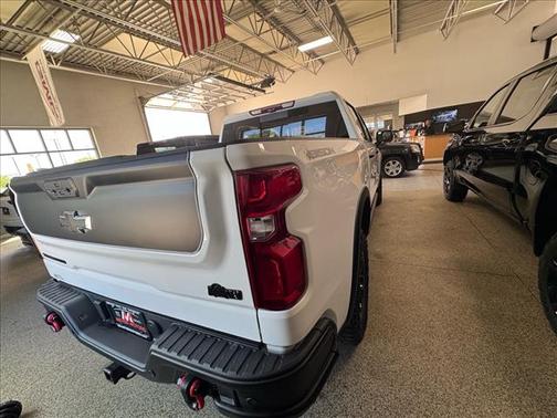 Summit White (gaz) 2023 Chevrolet Silverado 1500 ZR2