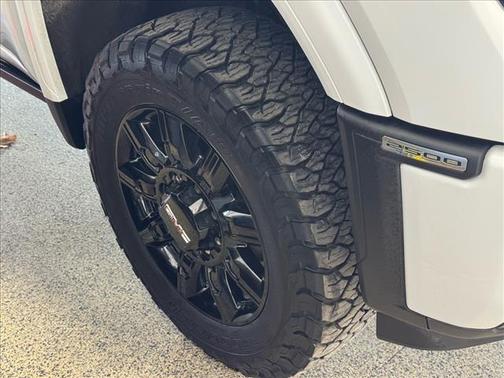 2024 GMC Sierra 2500 AT4