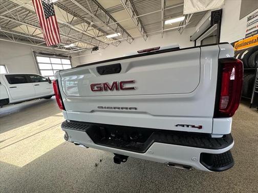 2025 GMC Sierra 1500 AT4