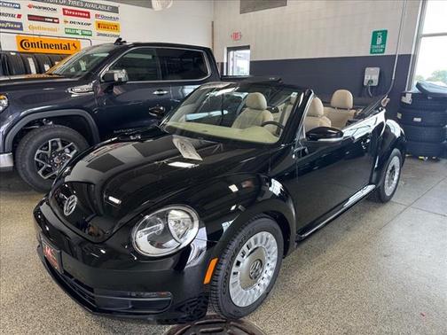 2014 Volkswagen Beetle Auto 1.8T w/Tech