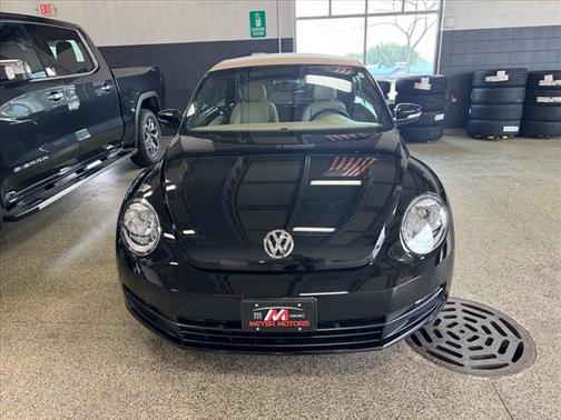 2014 Volkswagen Beetle Auto 1.8T w/Tech