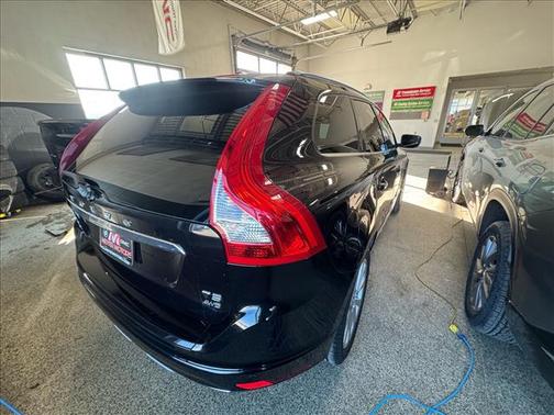 2017 Volvo XC60 T5 Inscription