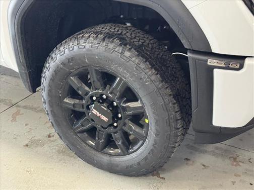 2026 GMC Sierra 2500 AT4