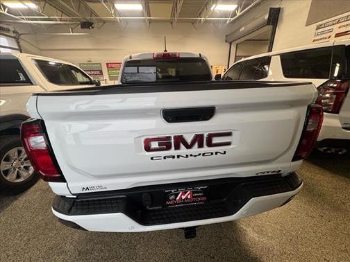 2024 GMC Canyon AT4