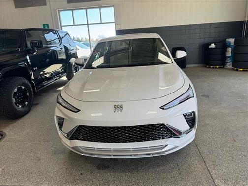 White Frost Tricoat (gp5) 2026 Buick Envista Avenir FWD