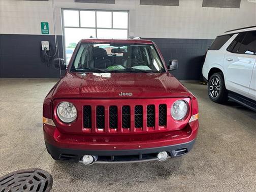 Deep Cherry Red Crystal Pearl Coat 2016 Jeep Patriot High Altitude