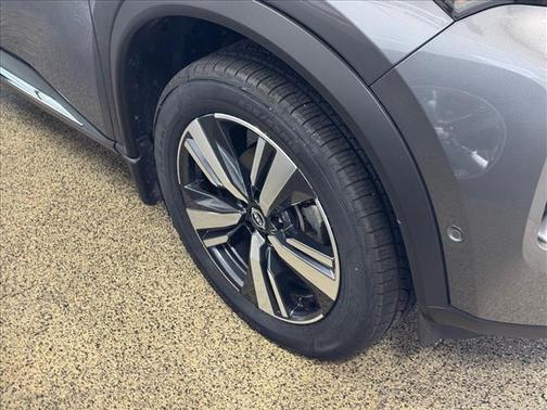 Gun Metallic (kad) 2023 Nissan Rogue Platinum