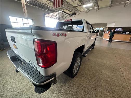 Iridescent Pearl Tricoat (g1w) 2016 Chevrolet Silverado 1500 High Country