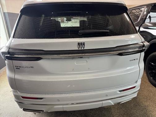 Iridescent White Tricoat (g4j) 2026 Buick Enclave Avenir FWD
