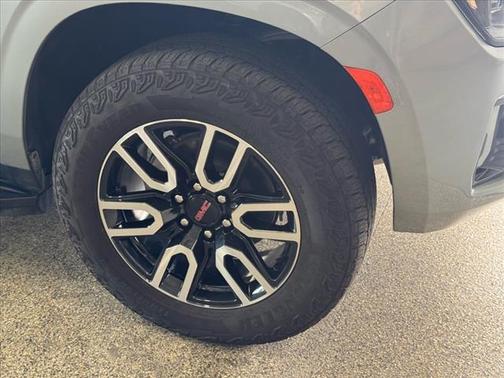 2024 GMC Yukon XL 4WD AT4