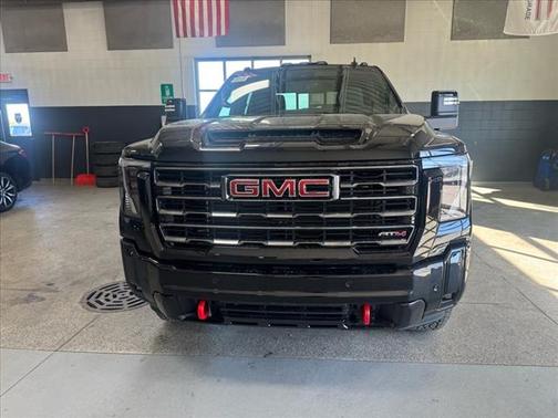 2025 GMC Sierra 2500 AT4