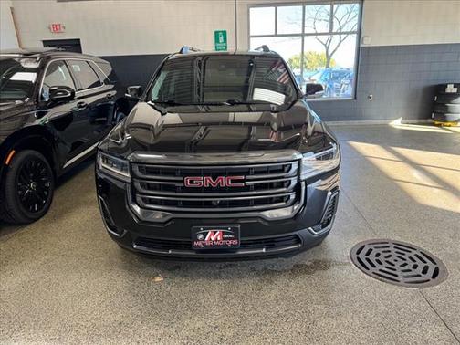2023 GMC Acadia AWD AT4