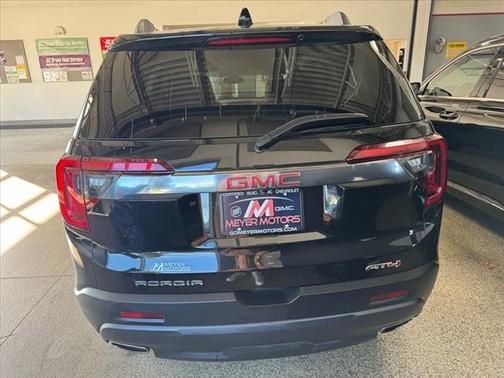 2023 GMC Acadia AWD AT4