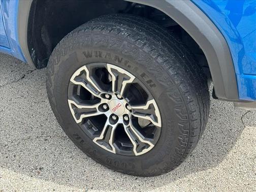 Dynamic Blue Metallic (glt) 2023 GMC Canyon AT4