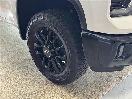 Summit White (gaz) 2025 Chevrolet Silverado 2500 LT
